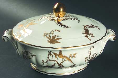 Reine Elizabeth Round Covered Vegetable