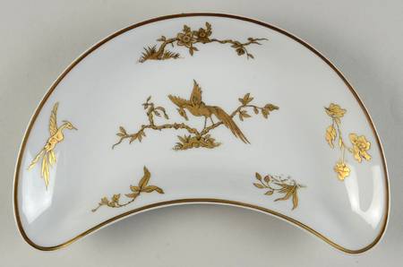 Reine Elisabeth (White Background) Crescent Salad Plate