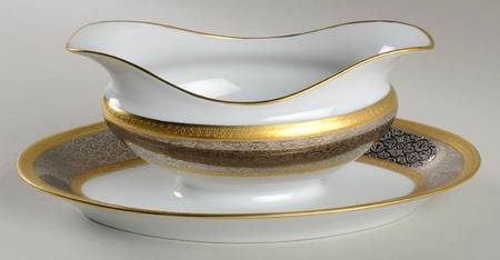 Valparaiso Gravy Boat with Attached Underplate