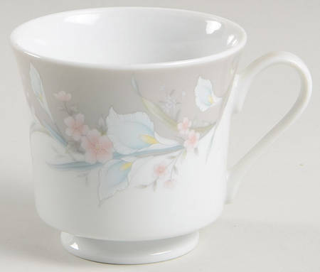 Amy Footed Cup