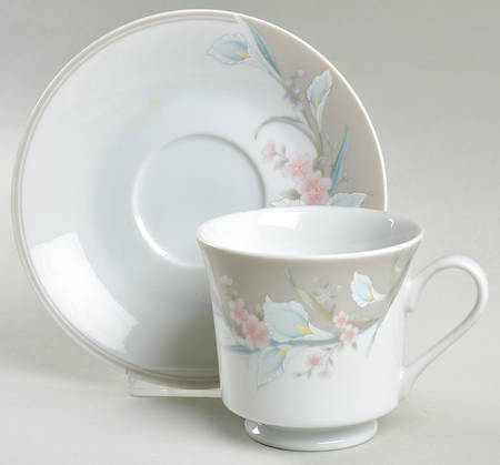 Amy Footed Cup & Saucer Set