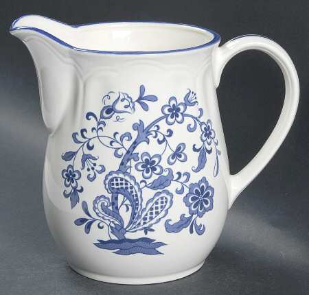 Blue Garden 32 Oz Pitcher