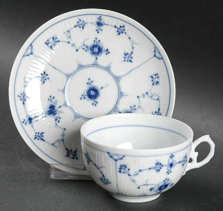 BIG12 Flat Cup & Saucer Set