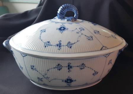 BIG12 Oval Tureen & Lid
