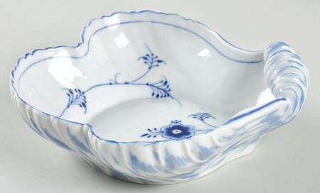Blue Traditional (No Trim) Large Shell Shaped Dish
