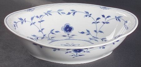 Butterfly 9" Oval Vegetable Bowl
