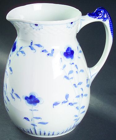 Butterfly 32 Oz Pitcher