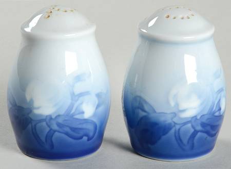 Christmas Rose Salt & Pepper Set
