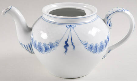 Empire Blue and White Teapot No Lid
