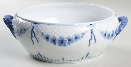 Empire Blue and White Round Vegetable No Lid