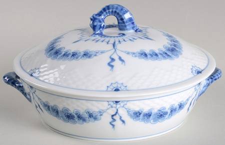 Empire Blue and White Mini Round Covered Vegetable
