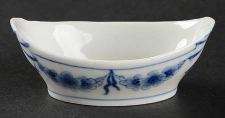 Empire Blue and White Individual Salt Dip