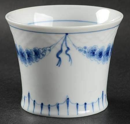 Empire Blue and White Round Cigar Cup