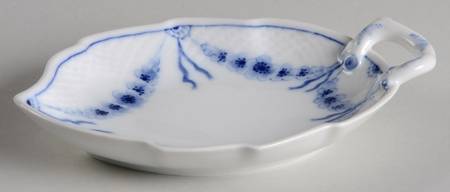 Empire Blue and White 7" Leaf Dish