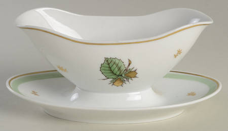 Hazelnut Gravy Boat with Attached Underplate