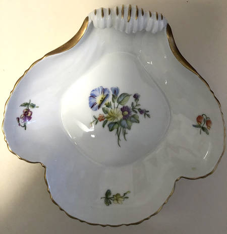 Saxon Flower (White Background) 6" Shell Shaped Dish