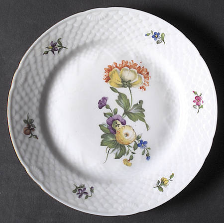 Saxon Flower (White Background) Dessert/Pie Plate
