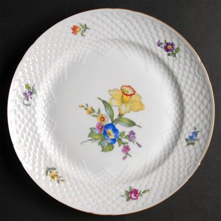 Saxon Flower (White Background) Large Dinner Plate