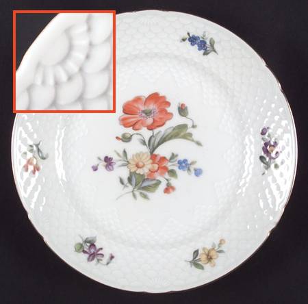 Saxon Flower (White Background) Dinner Plate