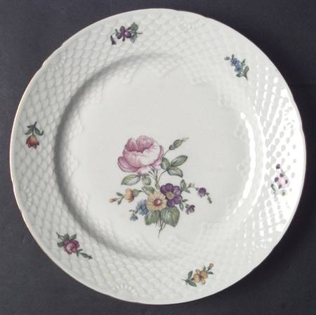 Saxon Flower (White Background) Dinner Plate