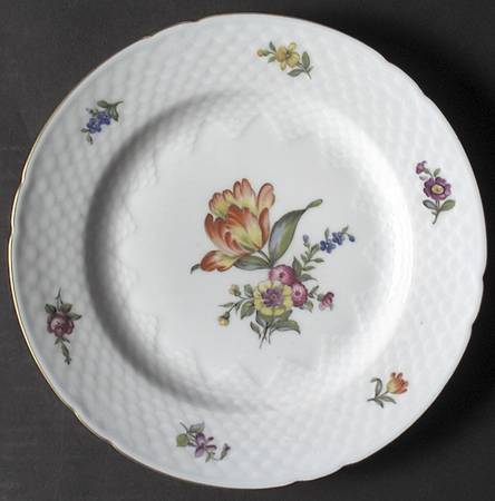 Saxon Flower (White Background) Dinner Plate