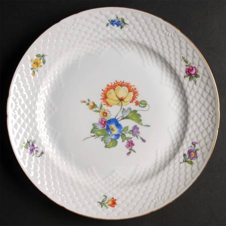 Saxon Flower (White Background) Large Dinner Plate