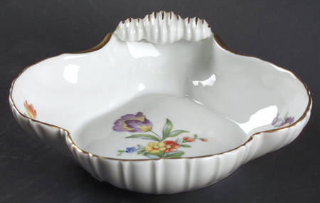 Saxon Flower (White Background) Large Shell Shaped Dish
