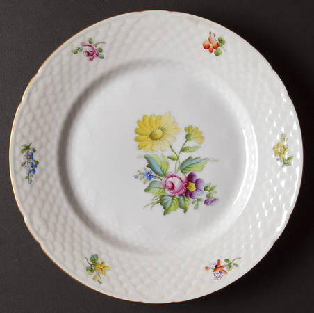 Saxon Flower (White Background) Luncheon Plate