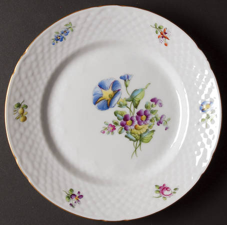 Saxon Flower (White Background) Luncheon Plate