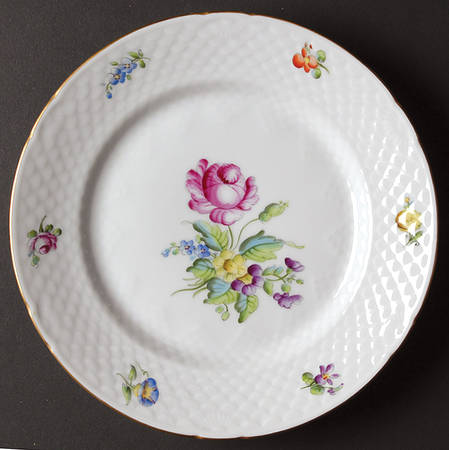 Saxon Flower (White Background) Luncheon Plate