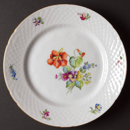 Saxon Flower (White Background) Luncheon Plate