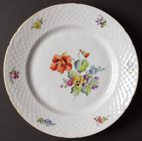 Saxon Flower (White Background) Luncheon Plate