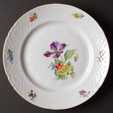 Saxon Flower (White Background) Luncheon Plate