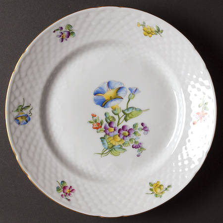 Saxon Flower (White Background) Luncheon Plate