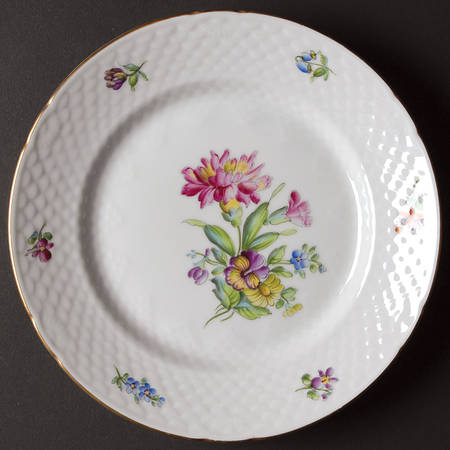 Saxon Flower (White Background) Luncheon Plate