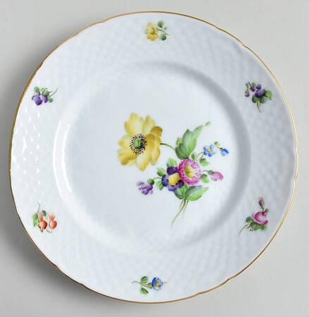 Saxon Flower (White Background) Luncheon Plate