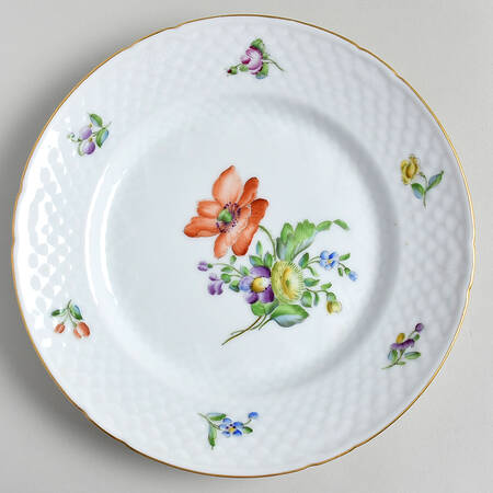 Saxon Flower (White Background) Luncheon Plate