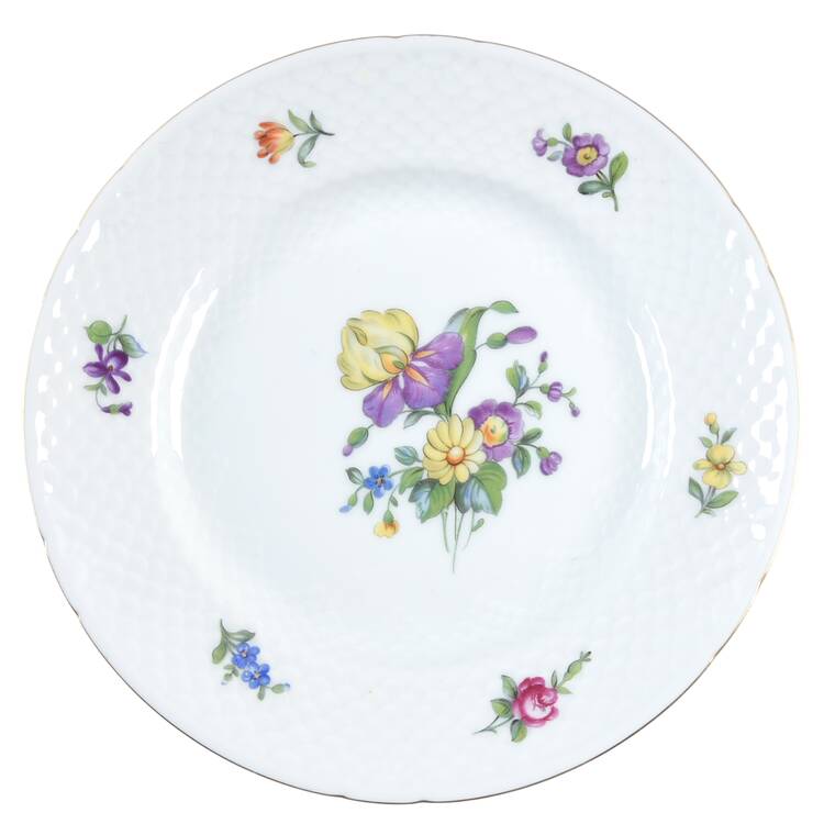Saxon Flower (White Background) Luncheon Plate