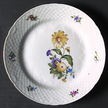 Saxon Flower (White Background) Dessert/Pie Plate