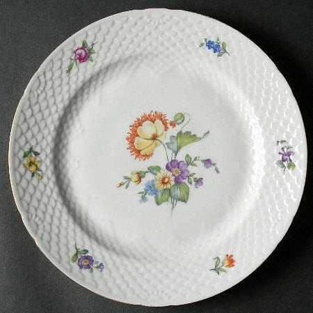 Saxon Flower (White Background) Large Dinner Plate