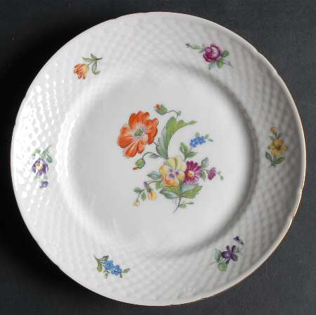 Saxon Flower (White Background) Luncheon Plate