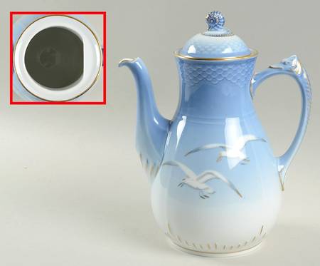 Seagull Coffee Pot & Lid by Bing & Grondahl