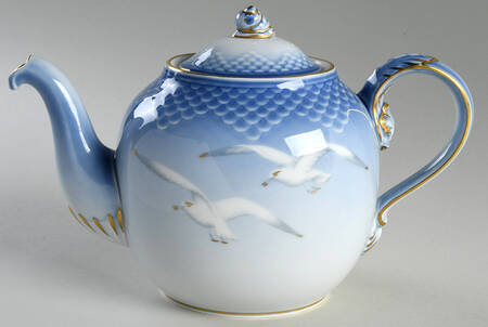 Seagull Teapot & Lid by Bing & Grondahl
