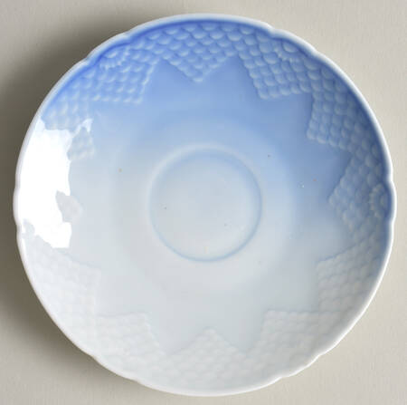 Seagull Saucer for Flat Demitasse Cup w/No Gold Trim