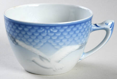Seagull Oversized Cup No Gold by Bing & Grondahl