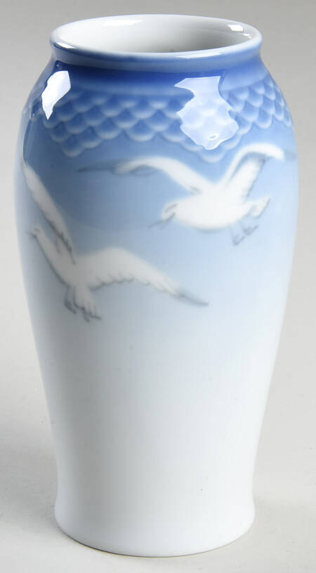 Seagull 5" No Gold Vase by Bing & Grondahl