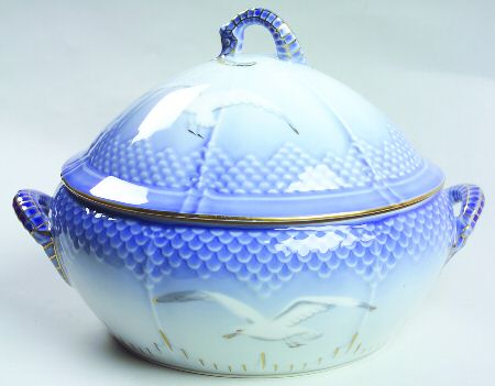Seagull Round Covered Vegetable by Bing & Grondahl