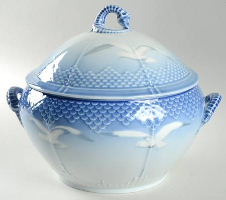 Seagull Tureen & Lid W/No Gold Trim