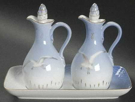 Seagull Vinegar and Oil Tray Set