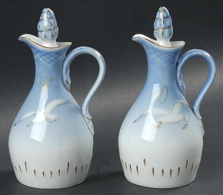 Seagull Vinegar and Oil Set W/Stoppers